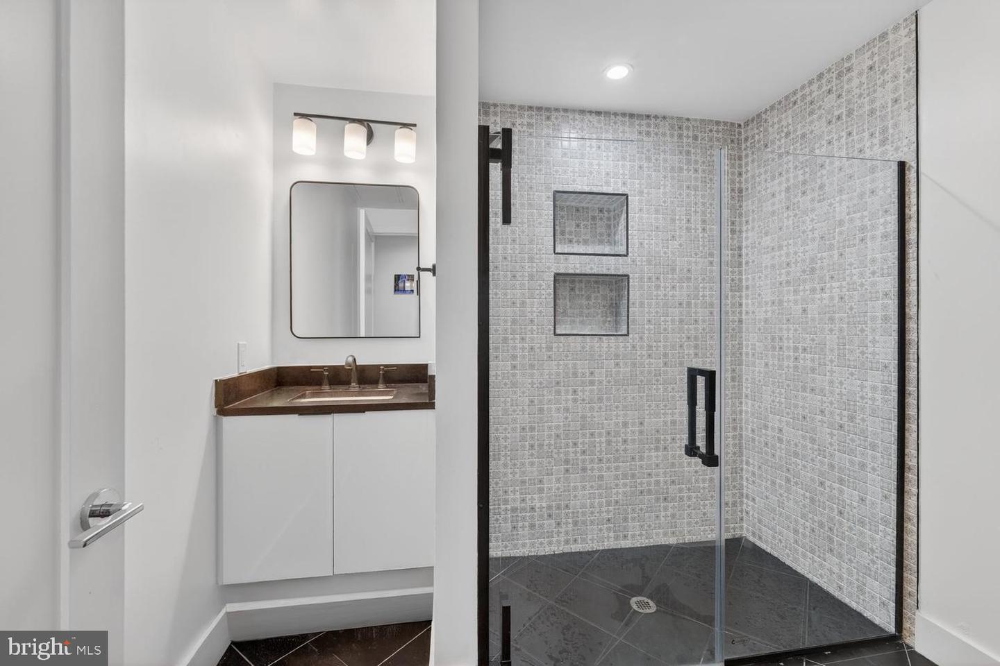 1312 13th St Nw #1 Property Photo 6
