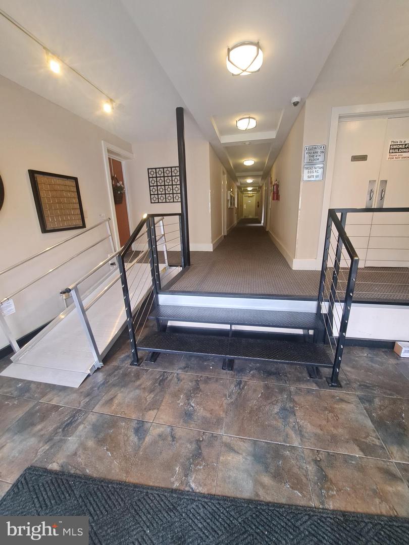 4840 Macarthur Blvd Nw #307 Property Photo 4