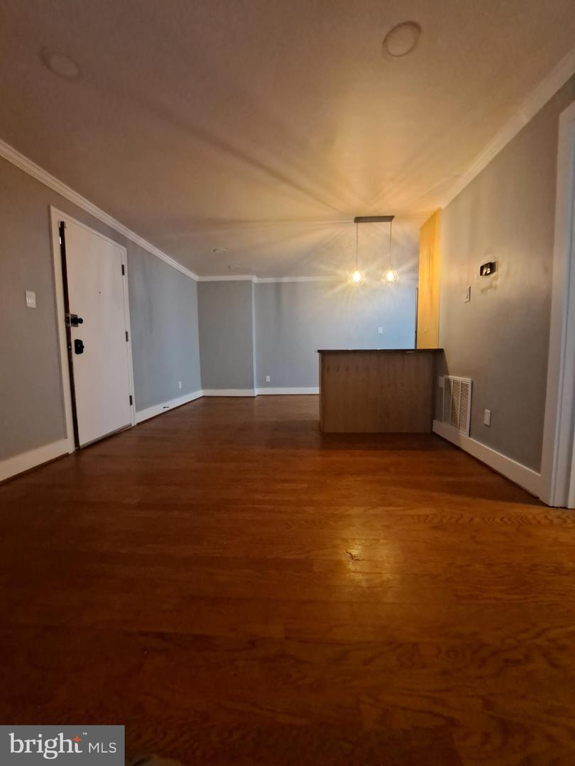 4840 Macarthur Blvd Nw #307 Property Photo 13