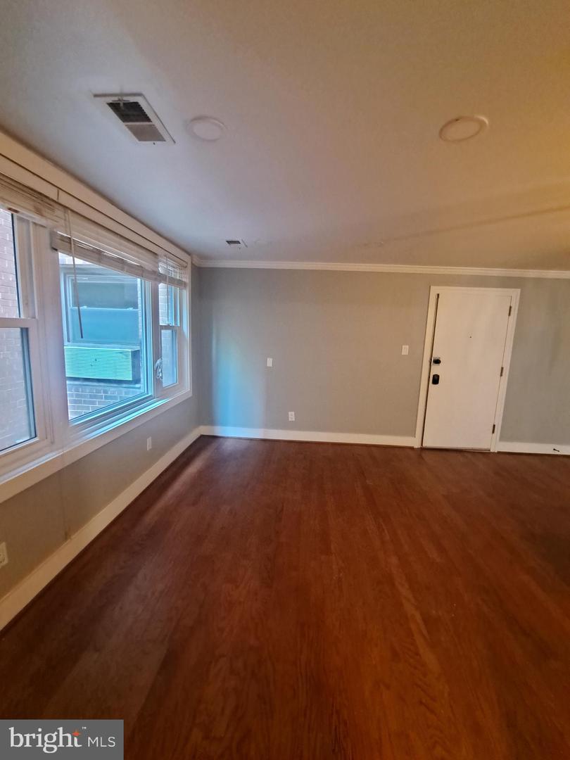 4840 Macarthur Blvd Nw #307 Property Photo 15