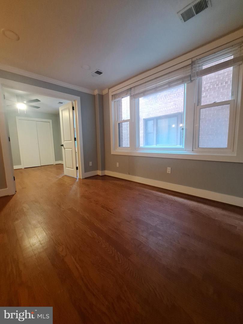 4840 Macarthur Blvd Nw #307 Property Photo 17