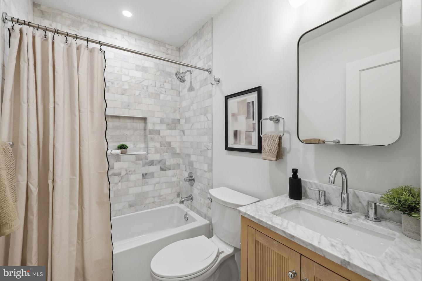 413 Hamilton St Nw Property Photo 24