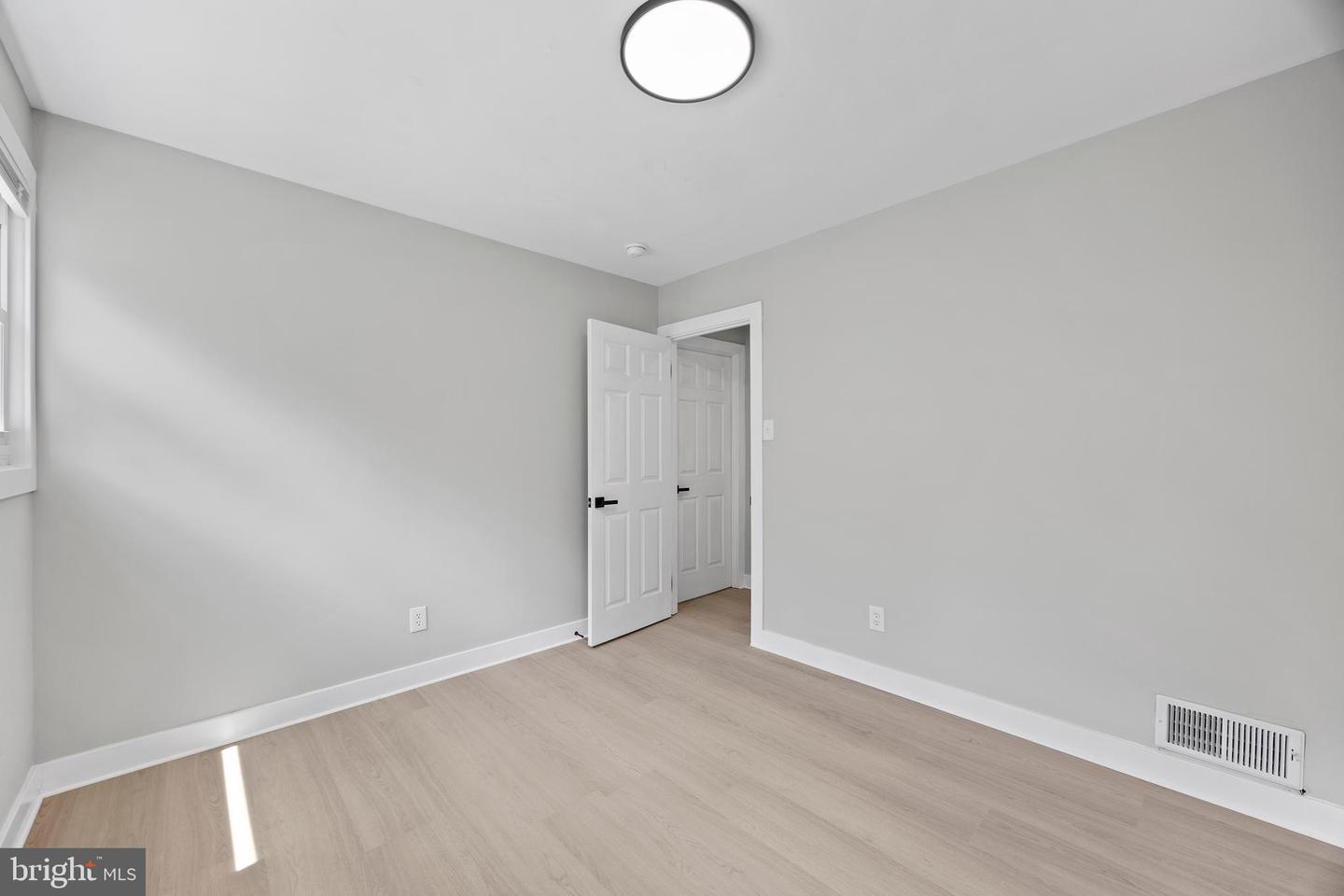 852 Burns St Se Property Photo 29