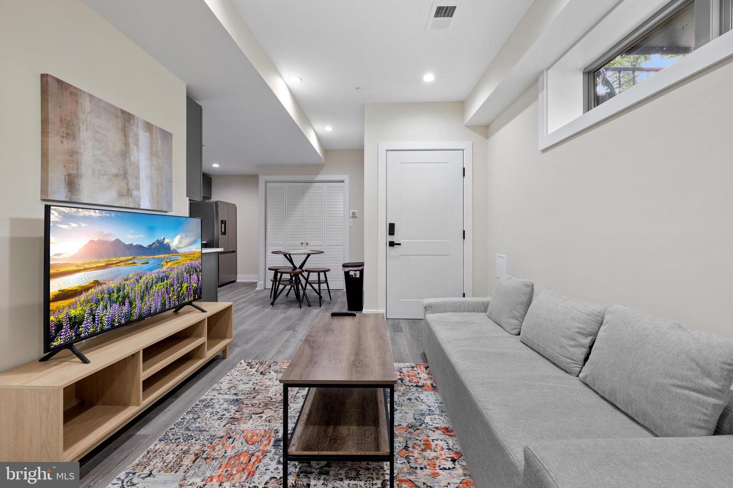 3517 14th St Nw #b01 Property Photo 4