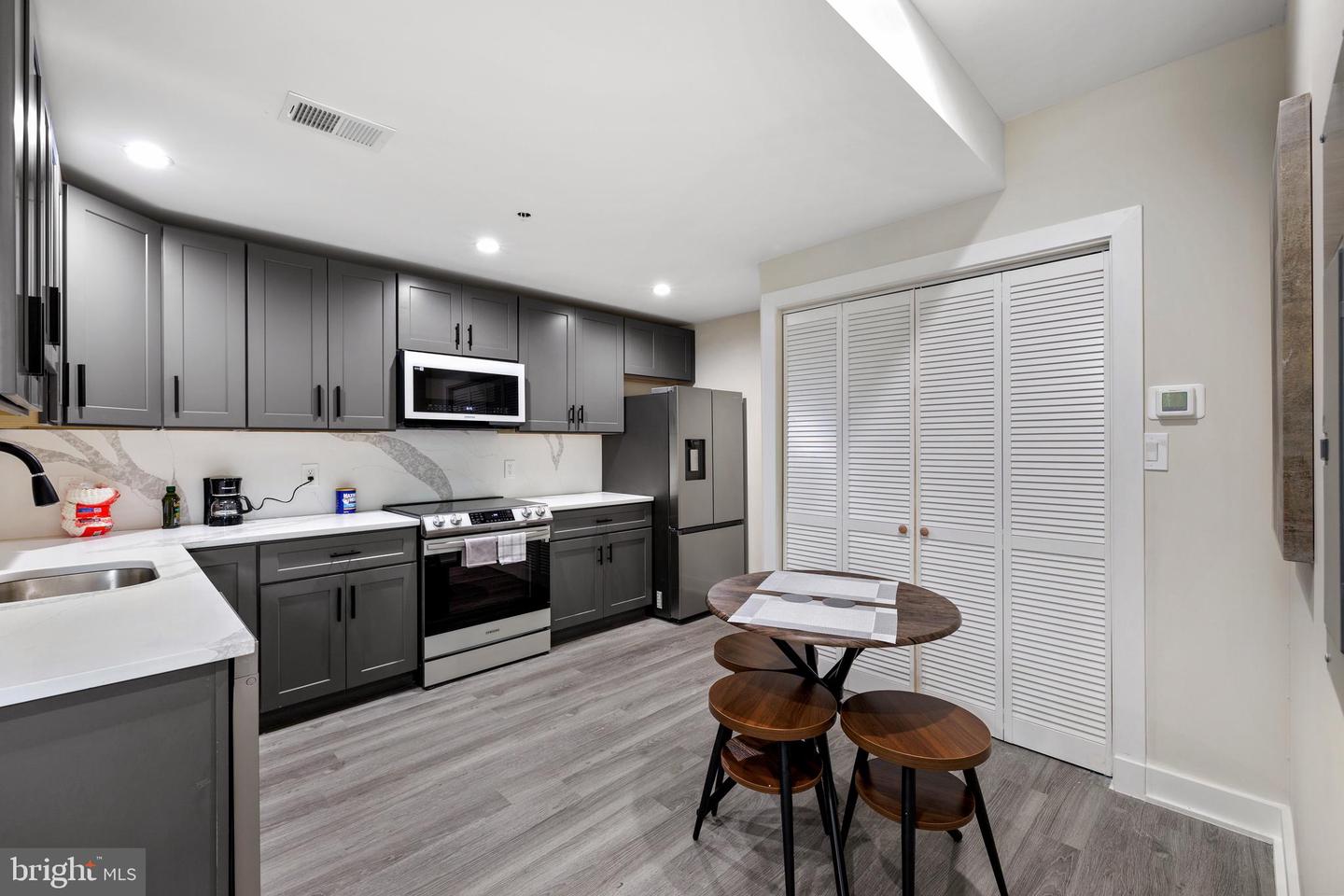 3517 14th St Nw #b01 Property Photo 5