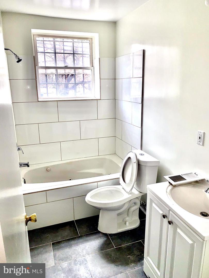 4508 B St Se #4 Property Photo 6