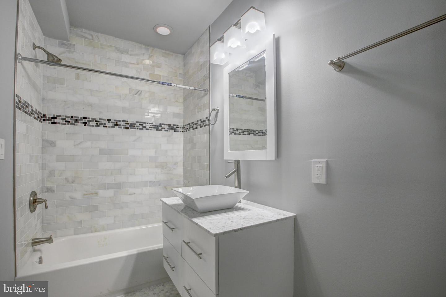 1827 Benning Rd Ne #204 Property Photo 3