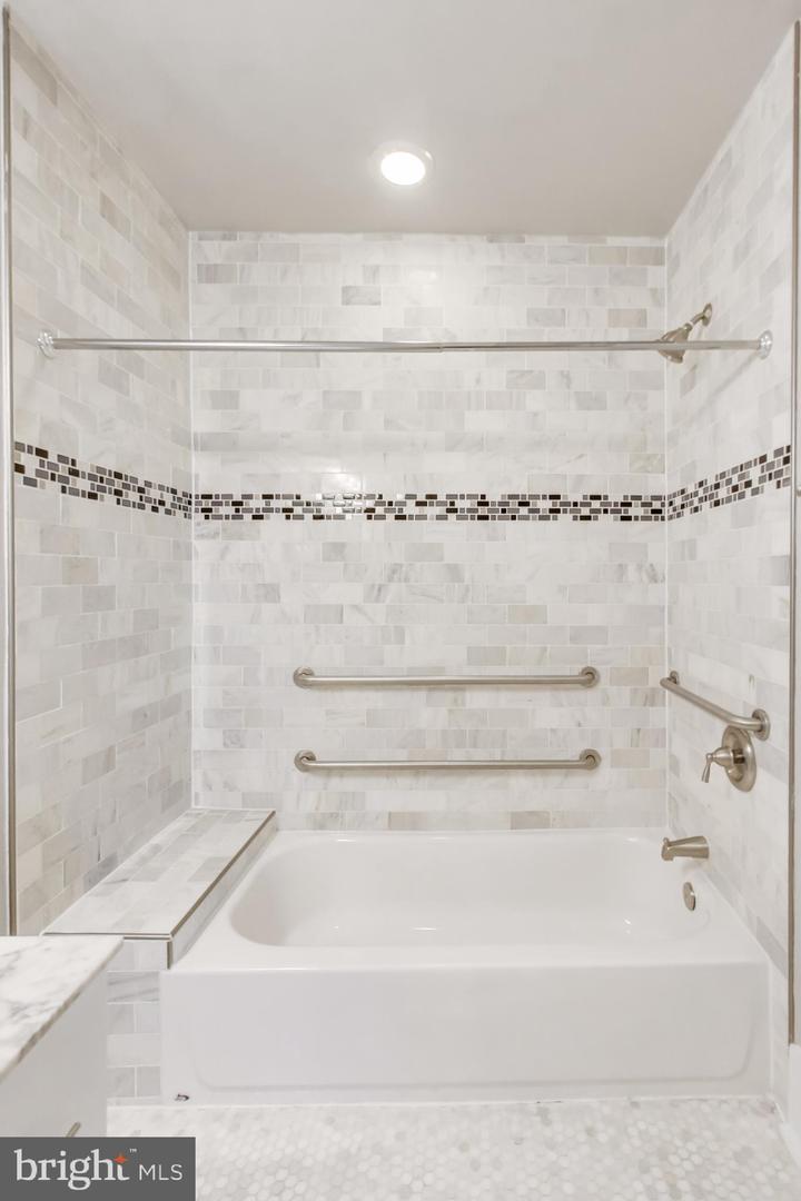 1827 Benning Rd Ne #204 Property Photo 11