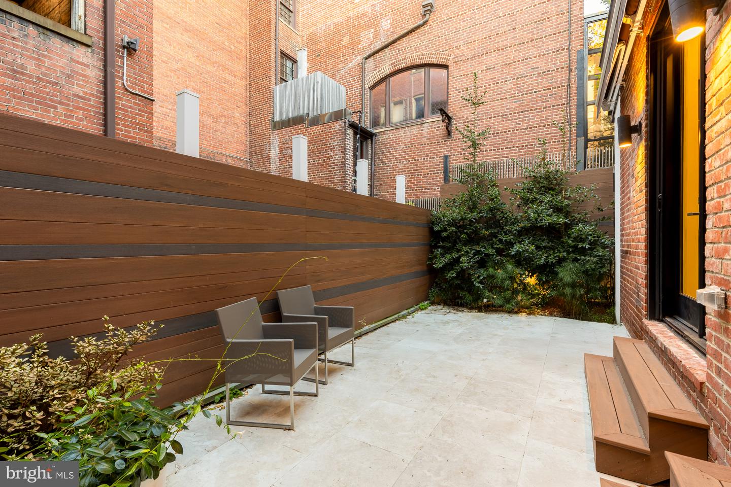 2137 R St Nw Property Photo 6