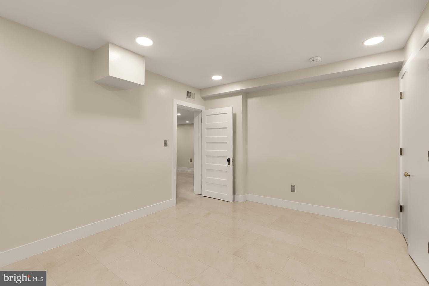 2137 R St Nw Property Photo 32