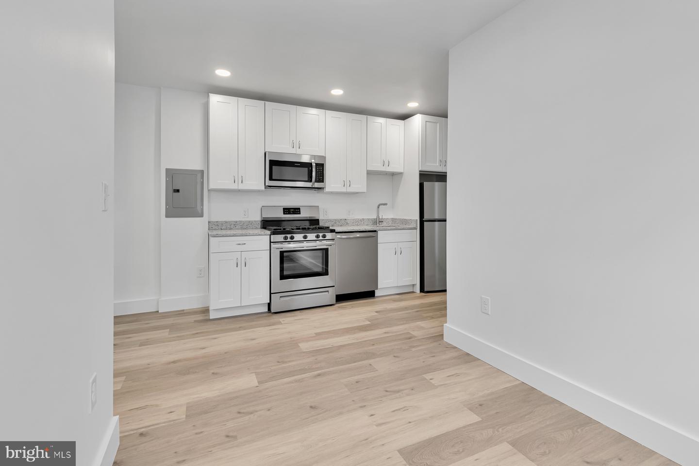 1353 Nicholson St Nw #1 Property Photo 5
