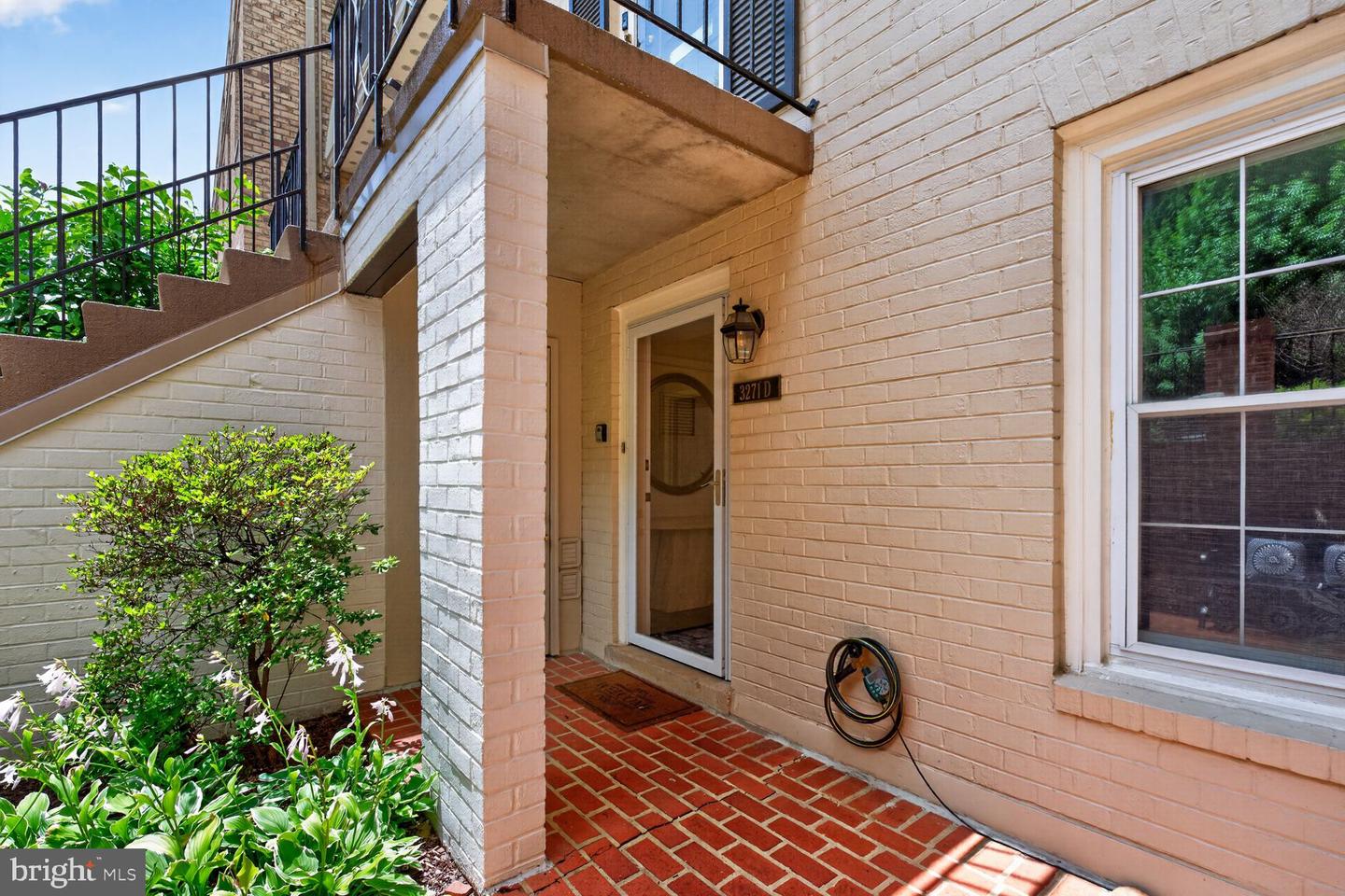3271 Sutton Pl Nw #d Property Photo 2