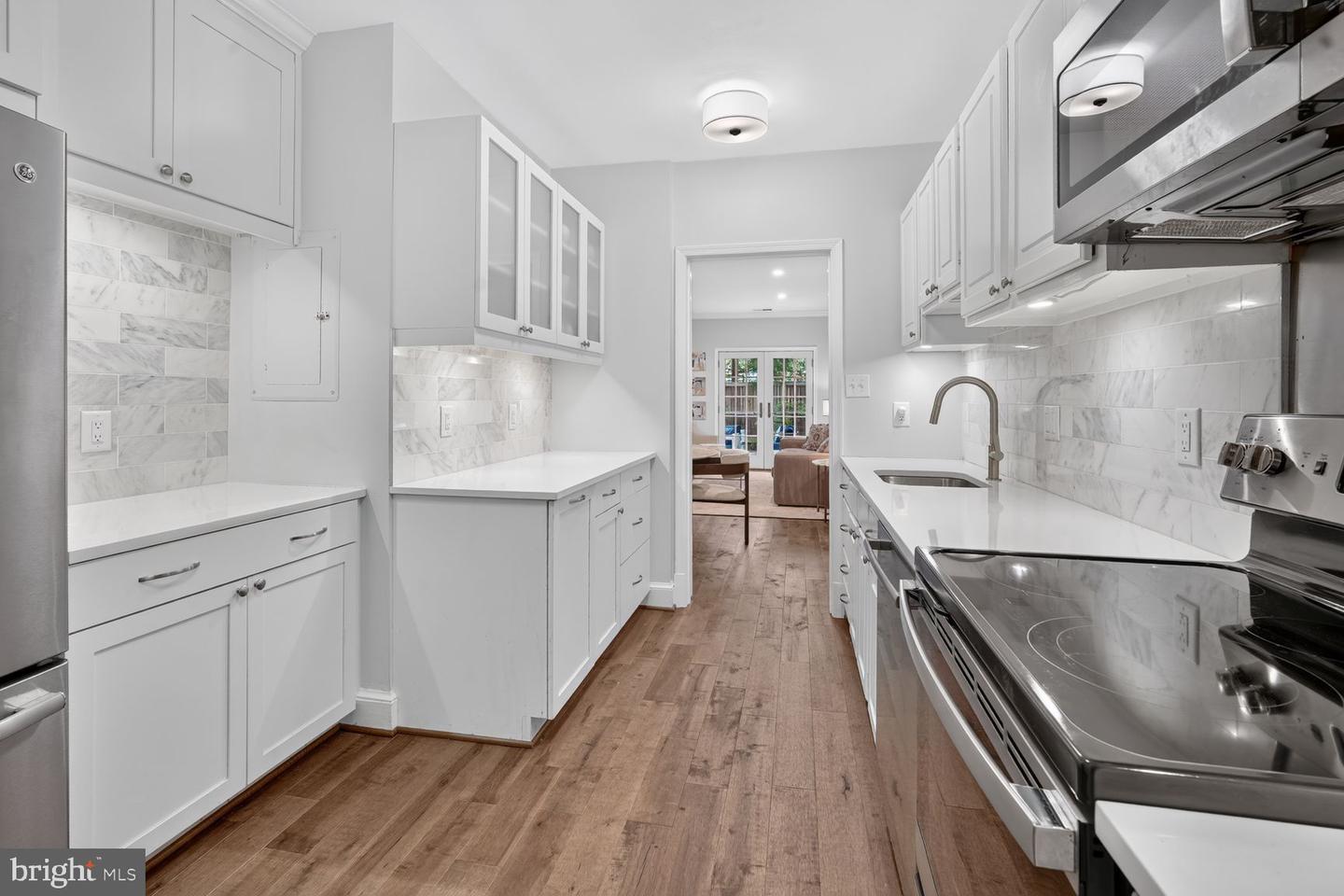 3271 Sutton Pl Nw #d Property Photo 5