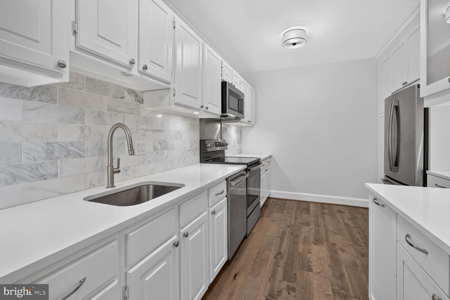 3271 Sutton Pl Nw #d Property Photo 6