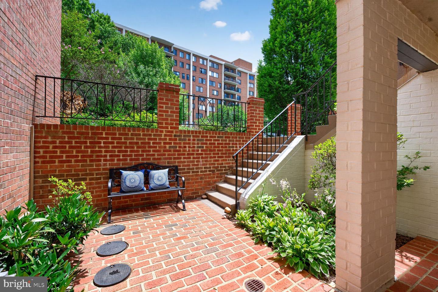 3271 Sutton Pl Nw #d Property Photo 18