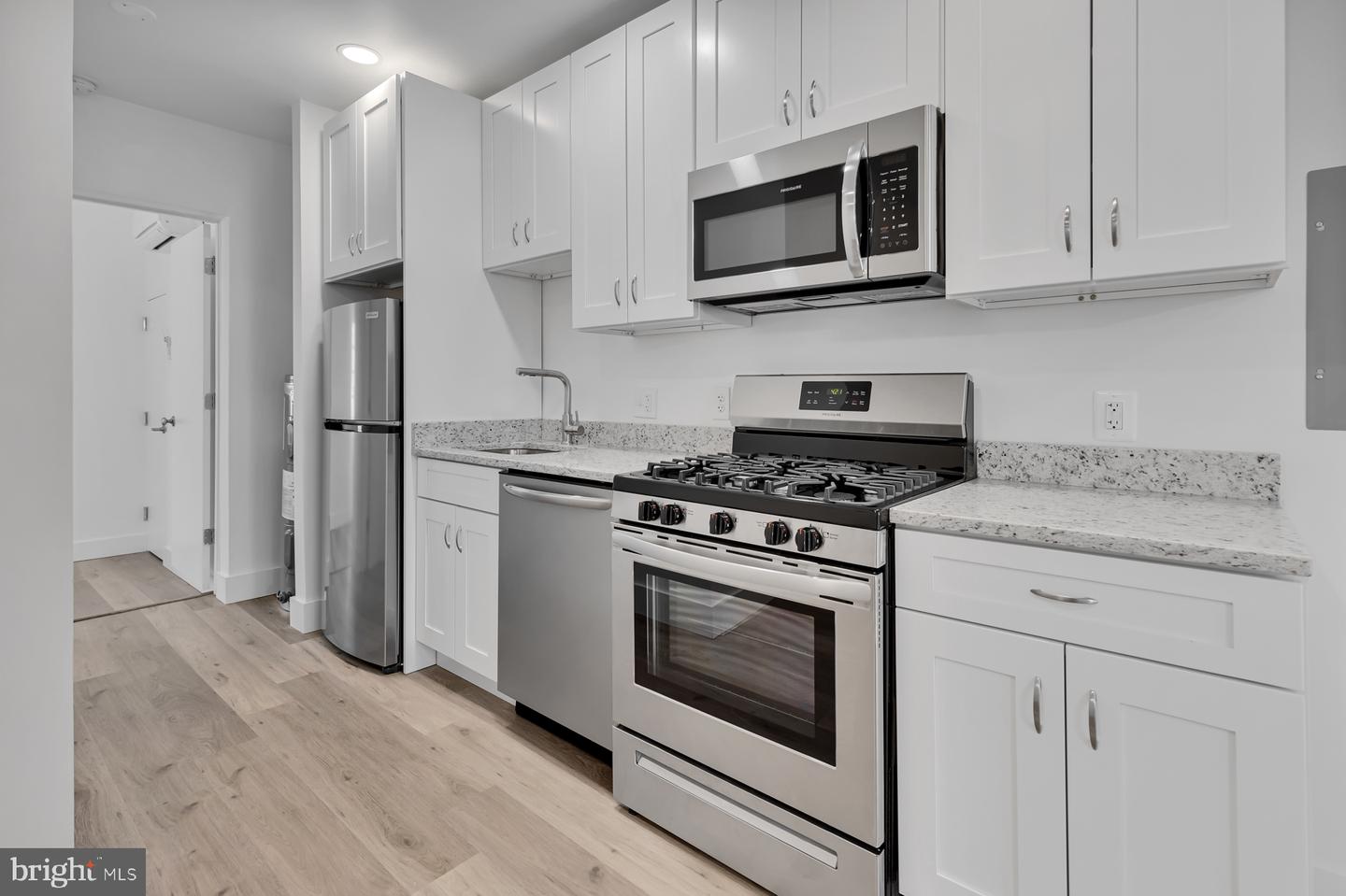 1353 NICHOLSON ST NW #4 Property Photo 1