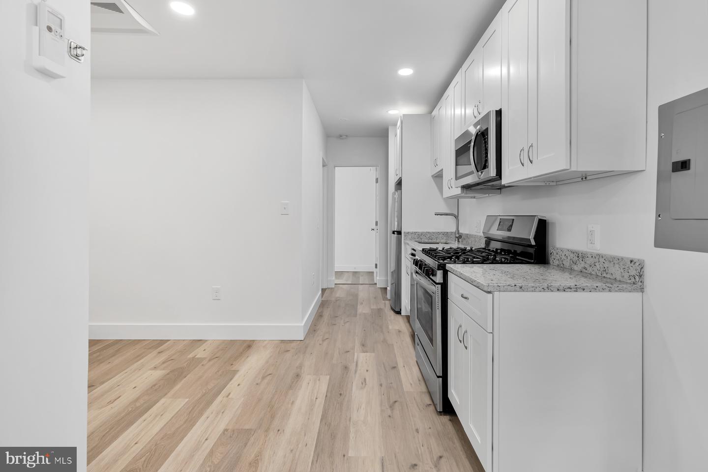 1353 Nicholson St Nw #4 Property Photo 4