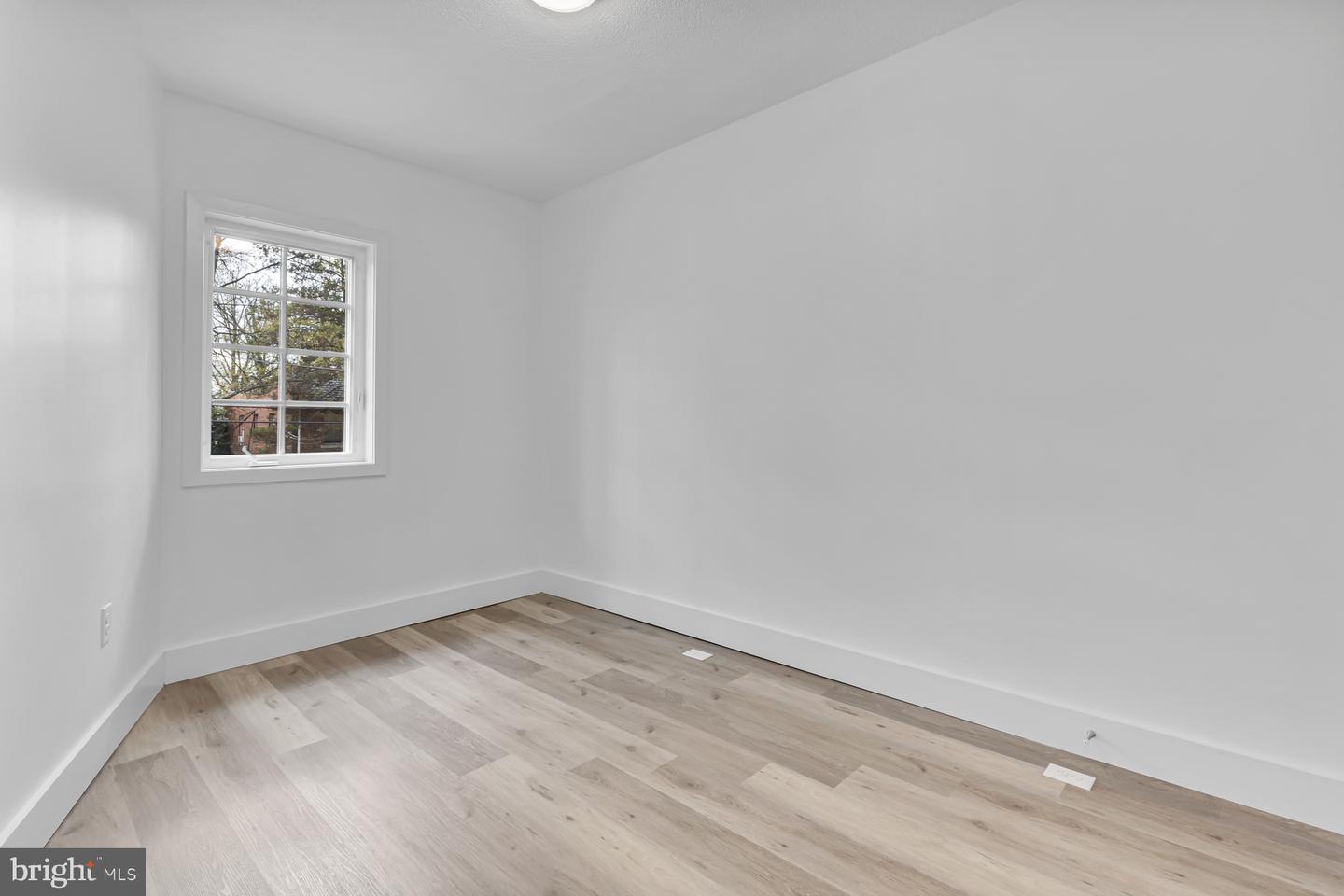 1353 Nicholson St Nw #4 Property Photo 6
