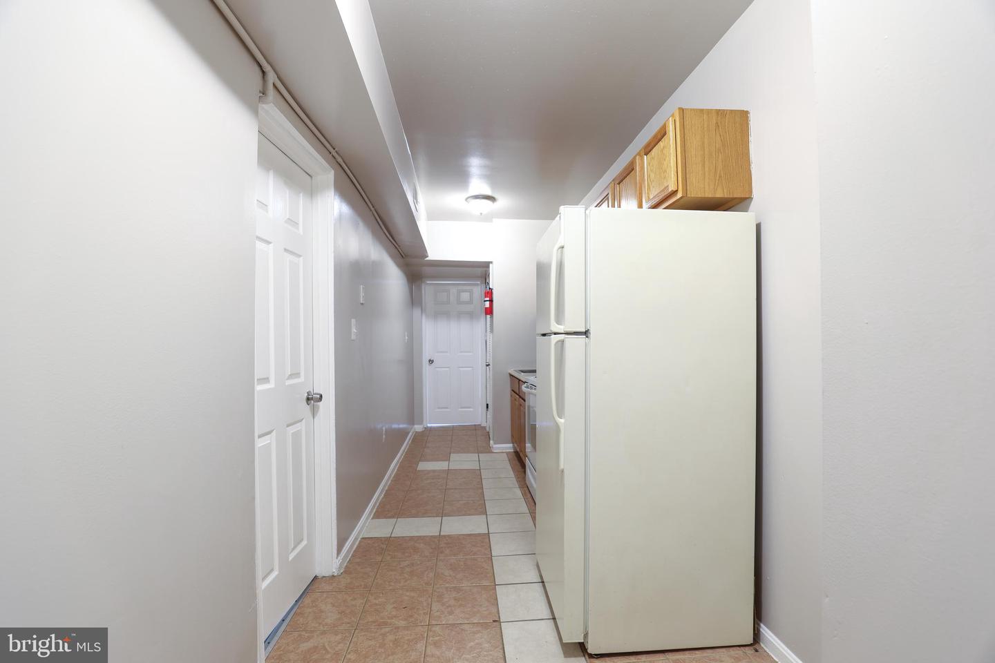 1633 E St Ne #3 Property Photo 2