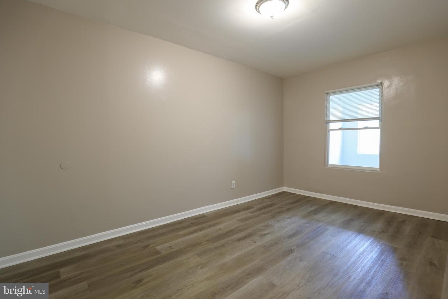 1633 E St Ne #3 Property Photo 10