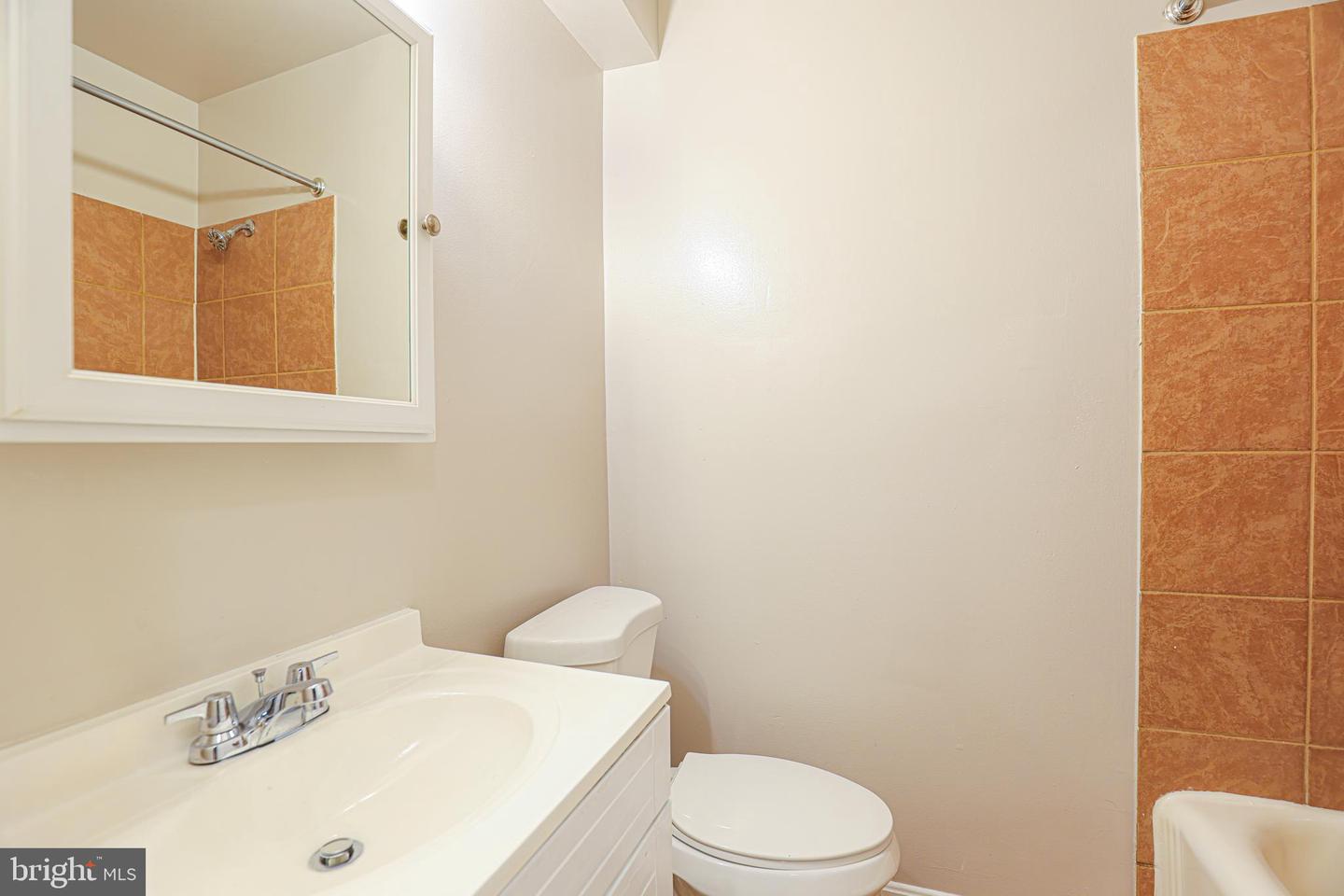 1633 E St Ne #3 Property Photo 19