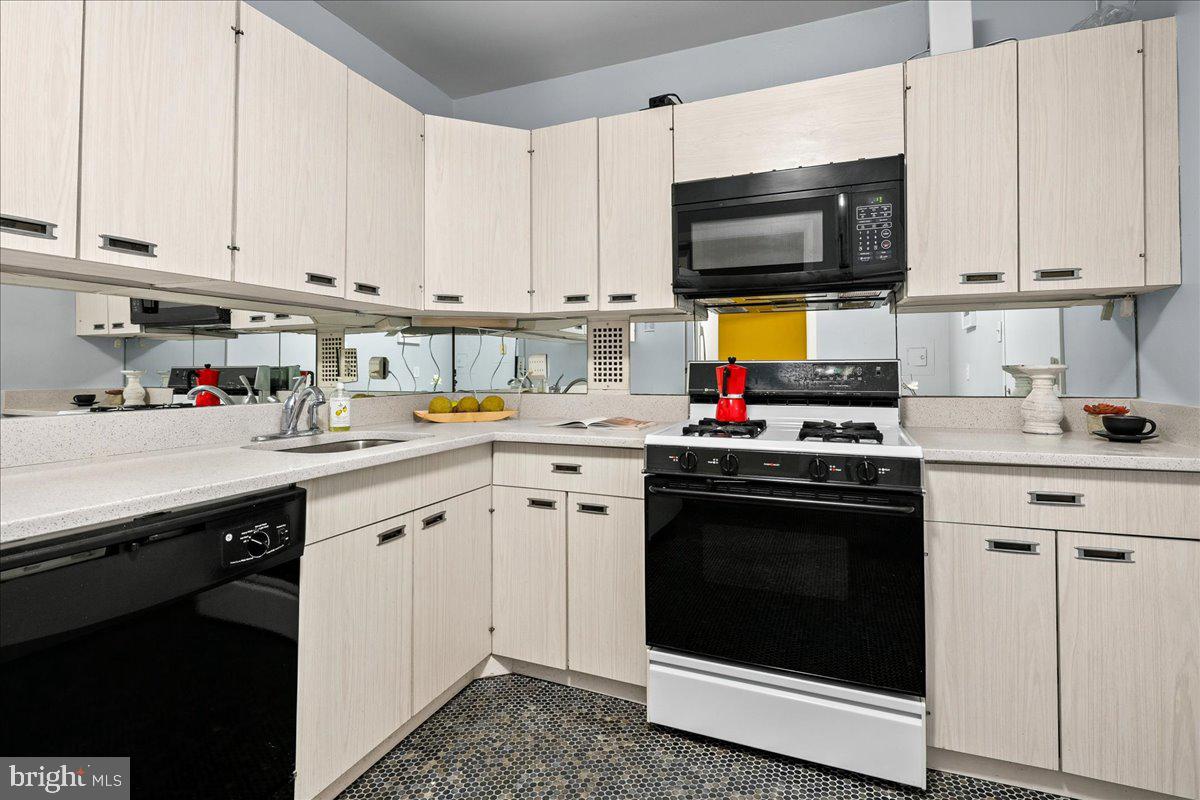 3001 Veazey Ter Nw #322 Property Photo 19