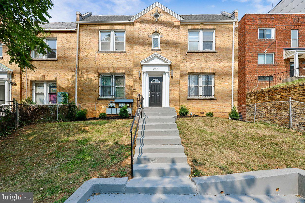 1904 3RD ST NE Property Photo 1