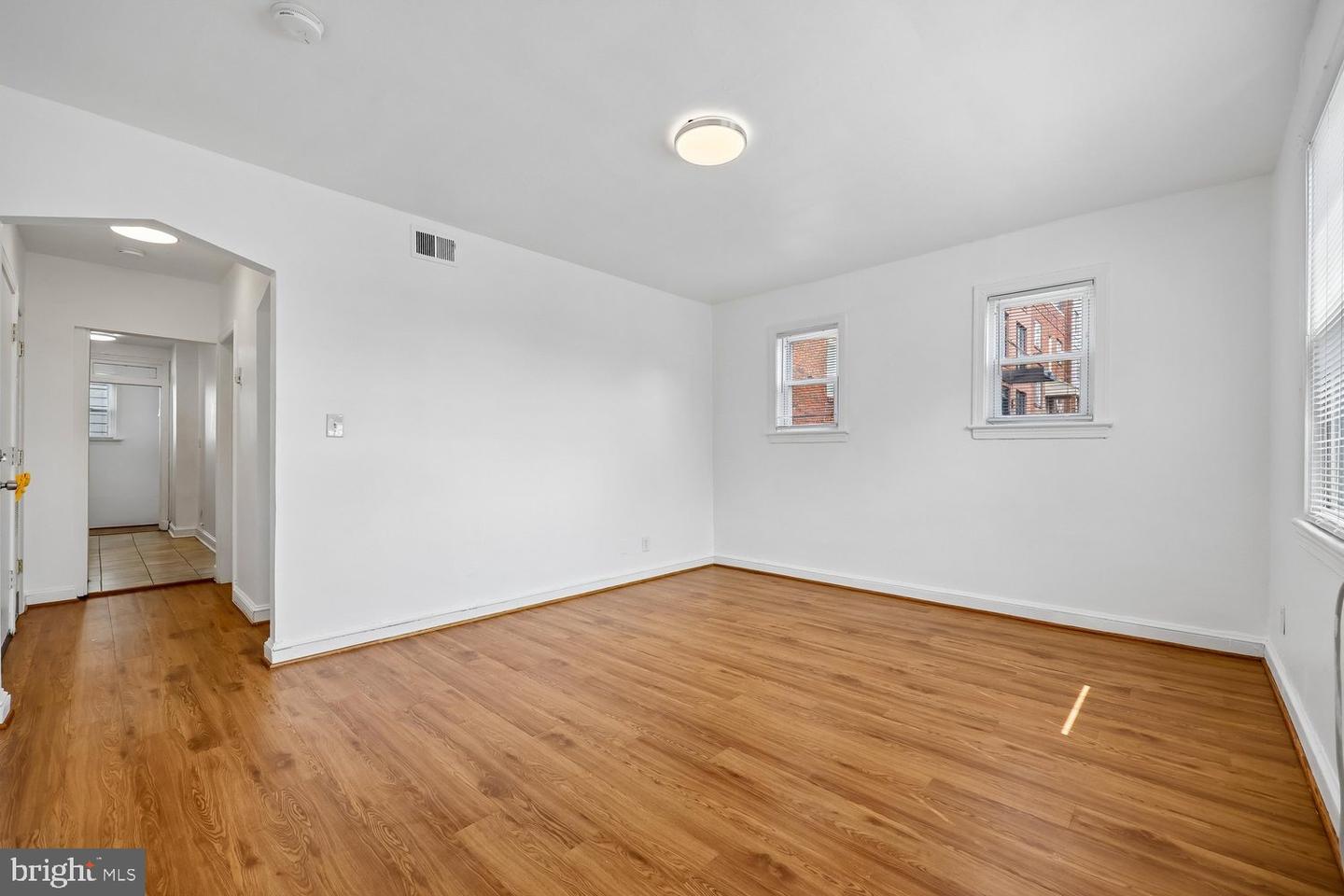 1904 3rd St Ne Property Photo 6