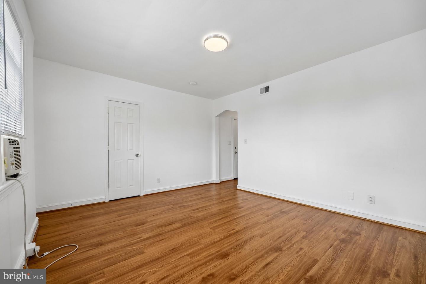 1904 3rd St Ne Property Photo 7