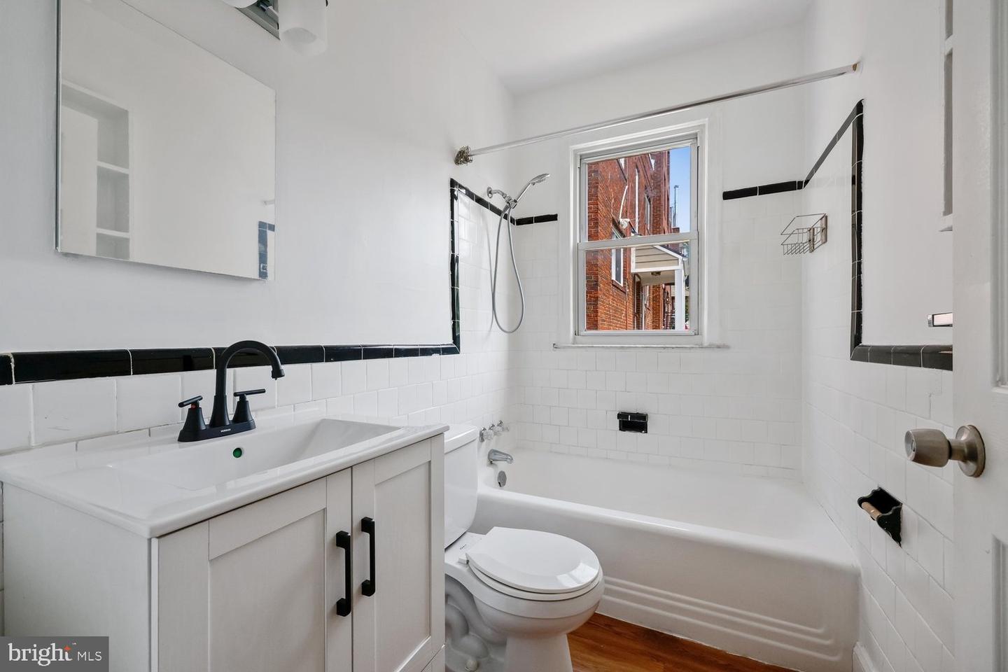 1904 3rd St Ne Property Photo 10