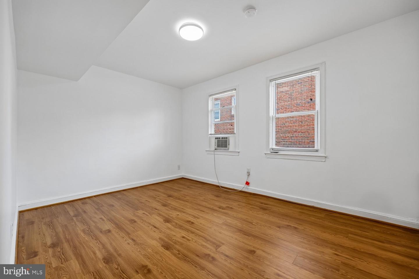 1904 3rd St Ne Property Photo 12