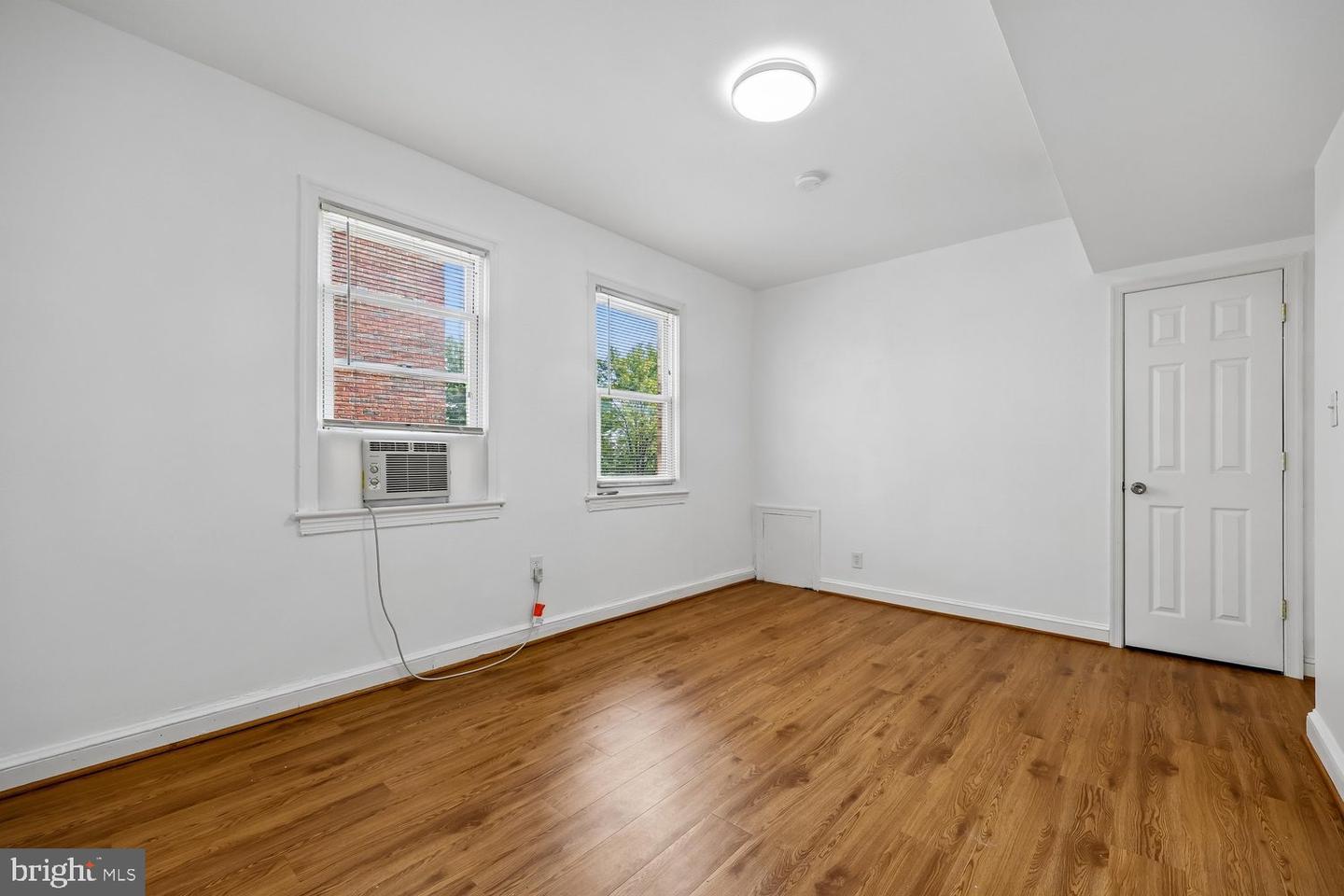 1904 3rd St Ne Property Photo 15