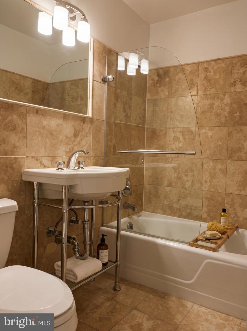 3033 New Mexico Ave Nw #306 Property Photo 6