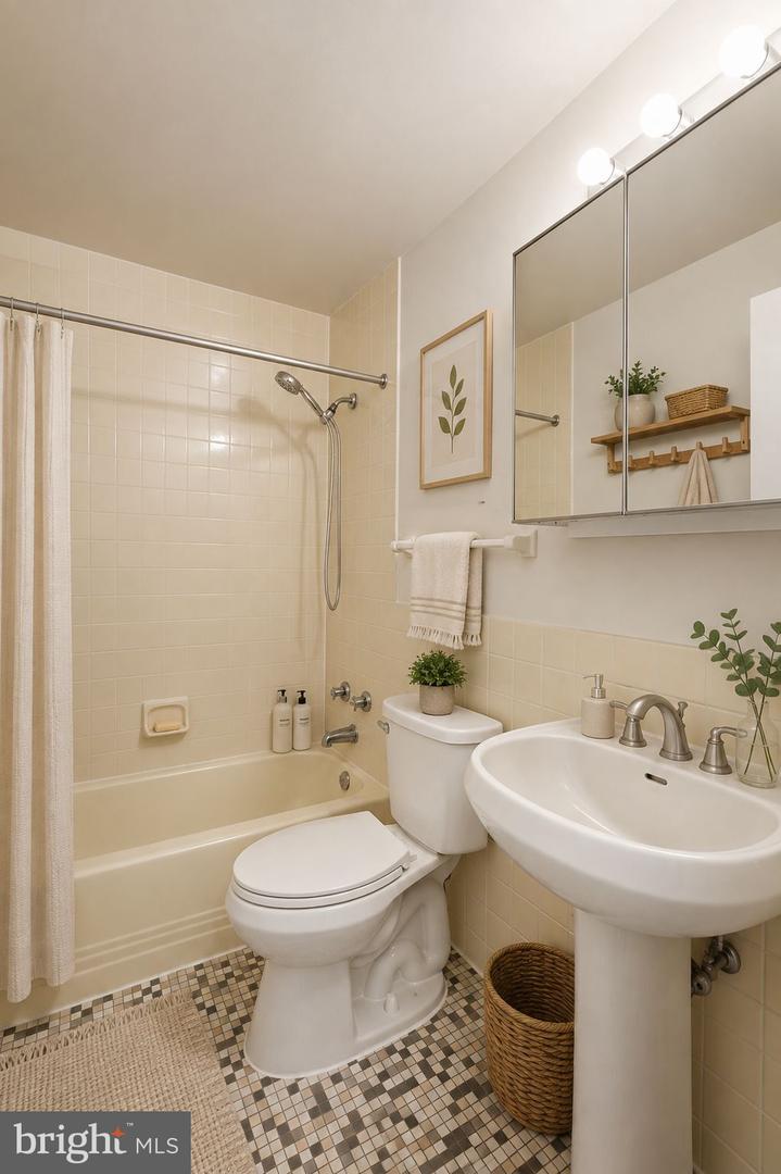 4000 Tunlaw Rd Nw #619 Property Photo 15