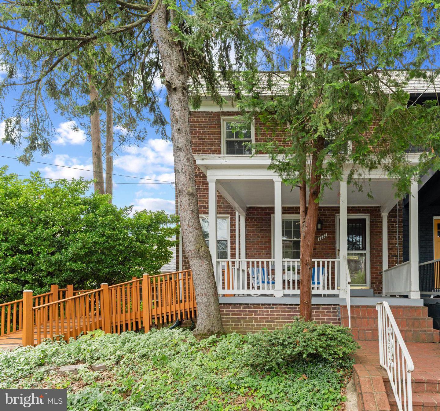 1333 VARNUM ST NE Property Photo 1