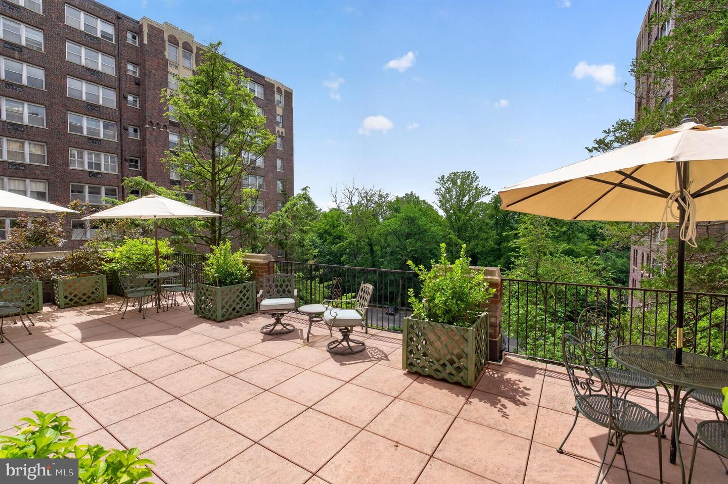 4000 CATHEDRAL AVE NW #229/239 B Property Photo 1
