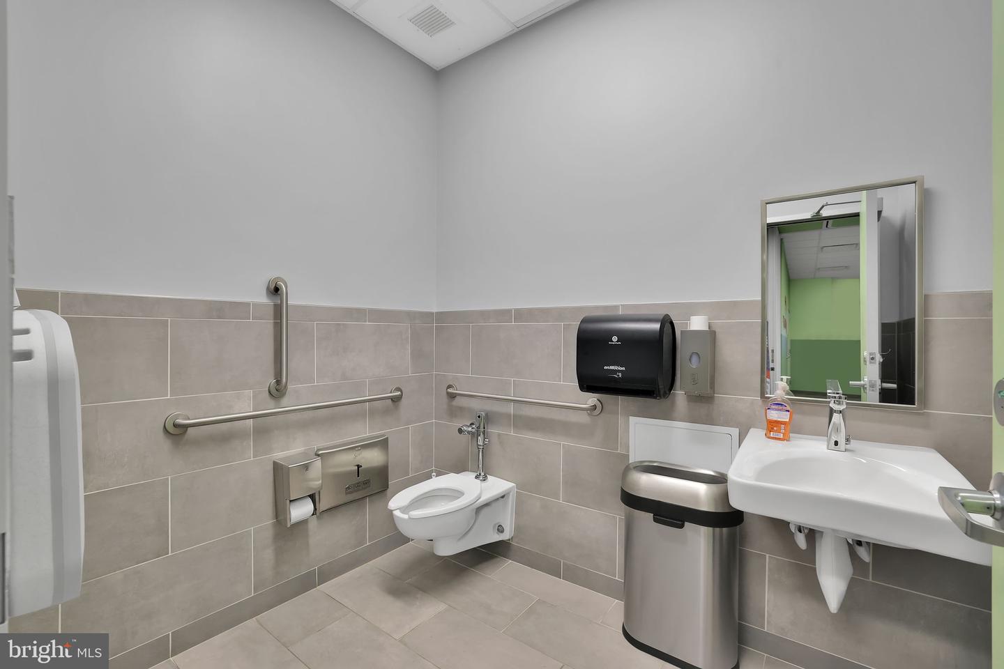 1209 Marion Barry Ave Se Property Photo 17