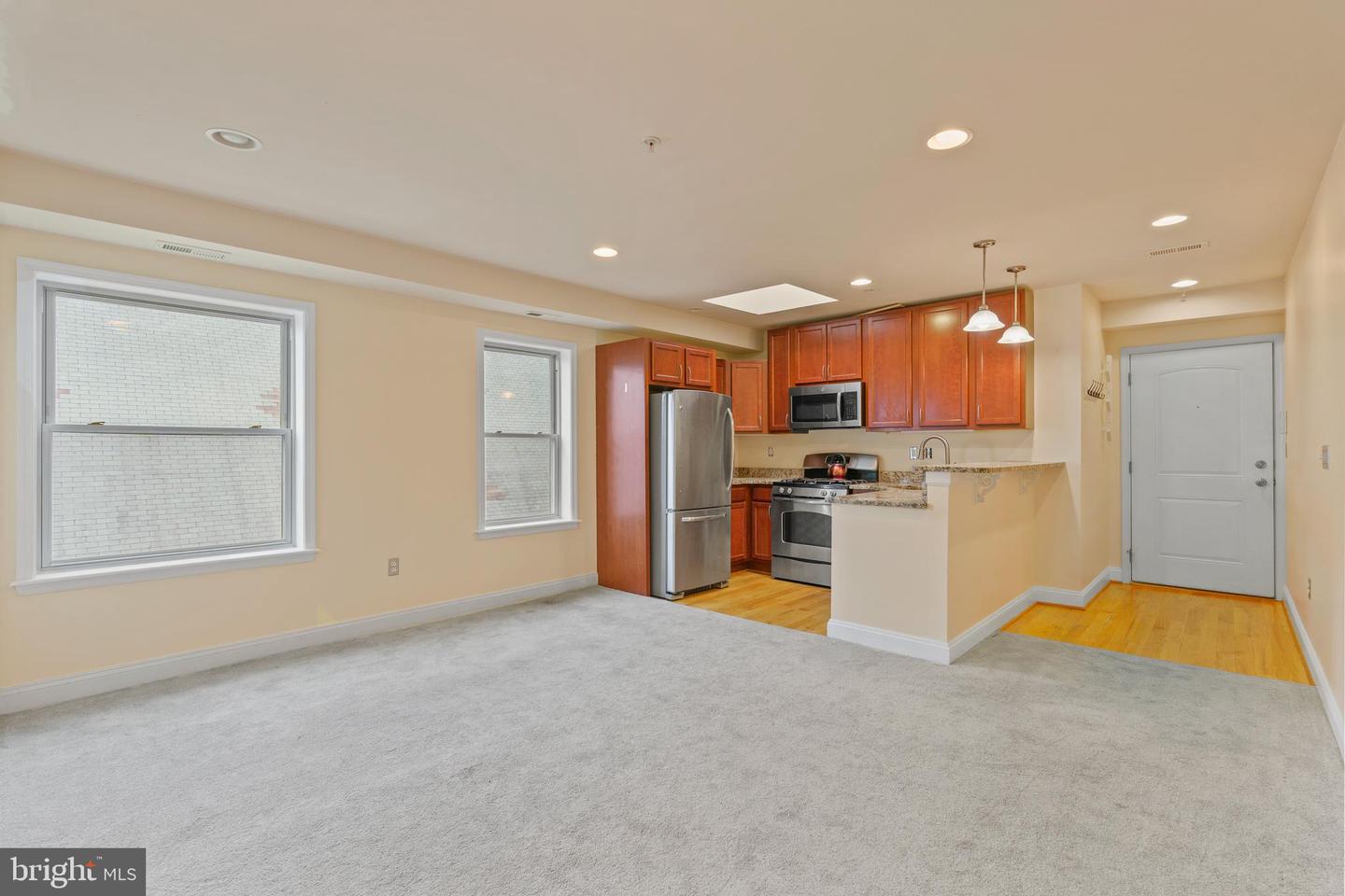 922 Madison St Nw #304 Property Photo 2