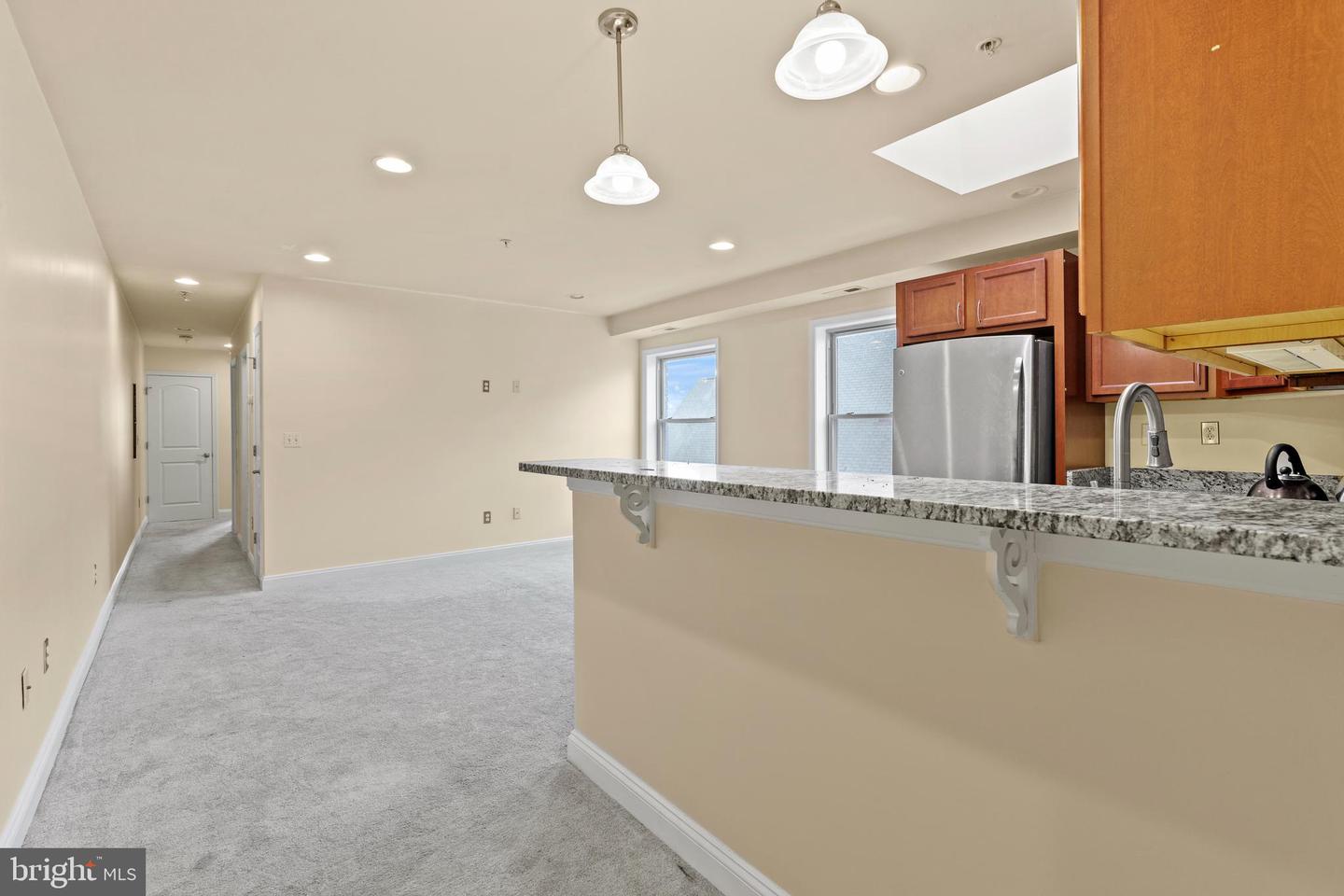 922 Madison St Nw #304 Property Photo 4