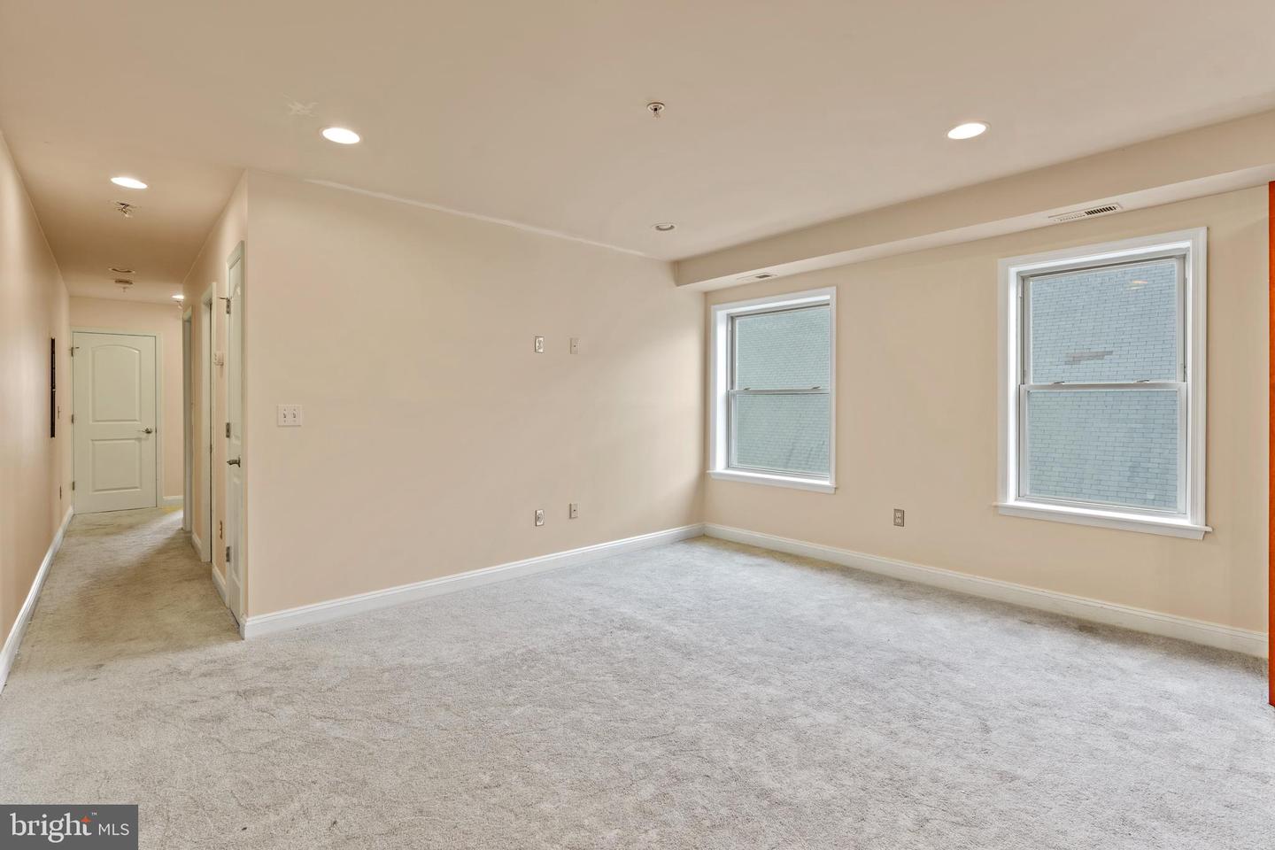 922 Madison St Nw #304 Property Photo 6