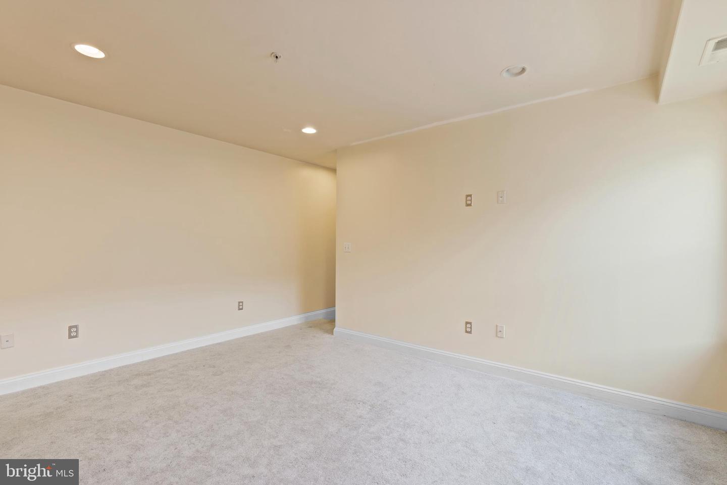 922 Madison St Nw #304 Property Photo 7