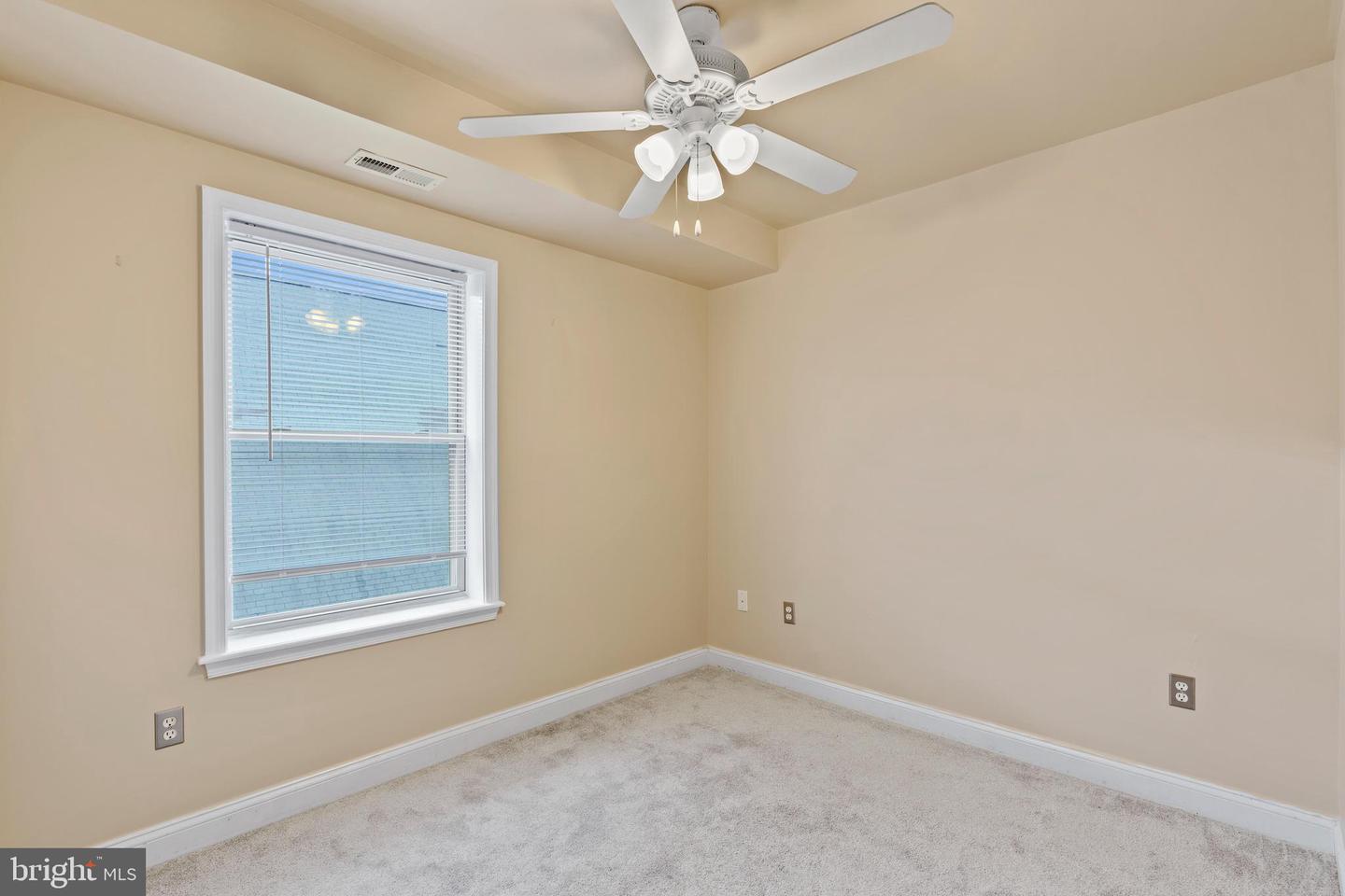922 Madison St Nw #304 Property Photo 16