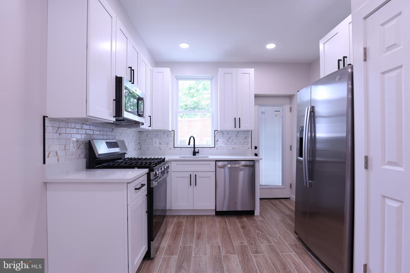 2039 Rosedale St Ne Property Photo 3