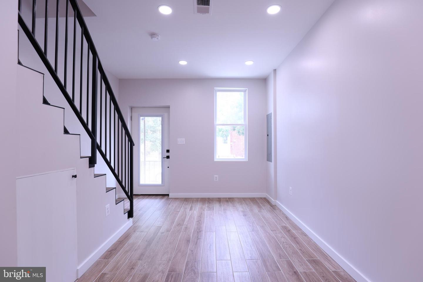 2039 Rosedale St Ne Property Photo 6