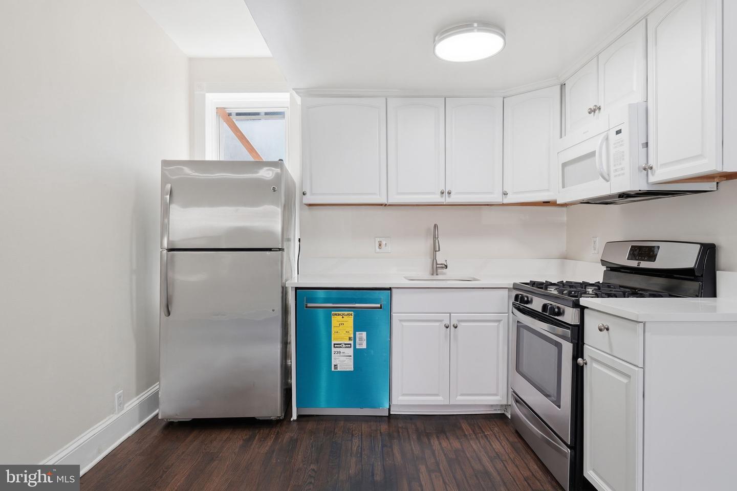 1038 6TH ST NE #101 Property Photo 1