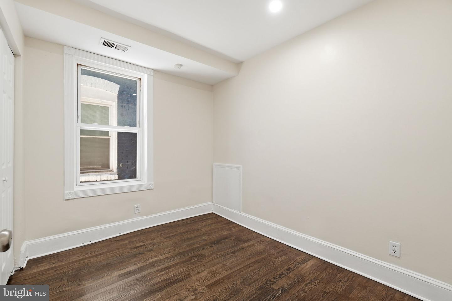 1038 6th St Ne #101 Property Photo 12