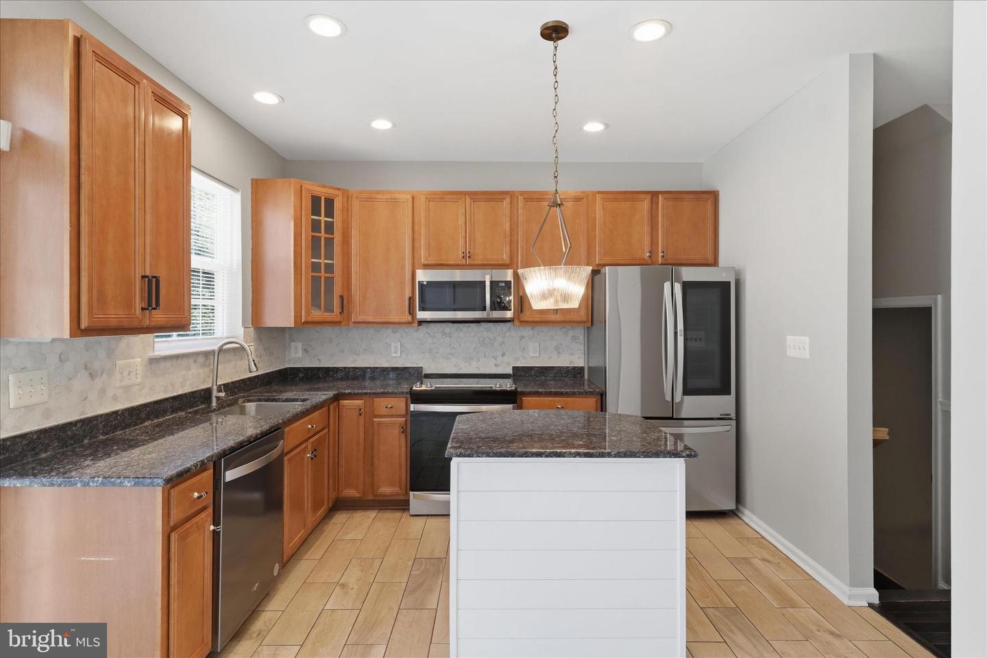 121 Danbury St Sw Property Photo 3