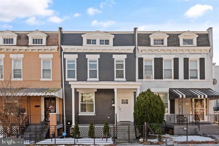 444 Kenyon St Nw Property Photo 1