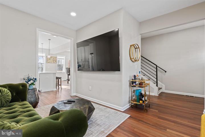 444 Kenyon St Nw Property Photo 6