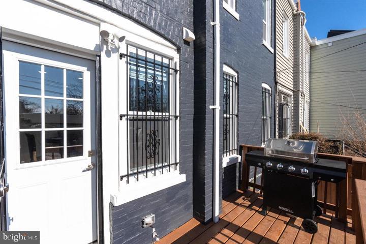444 Kenyon St Nw Property Photo 25